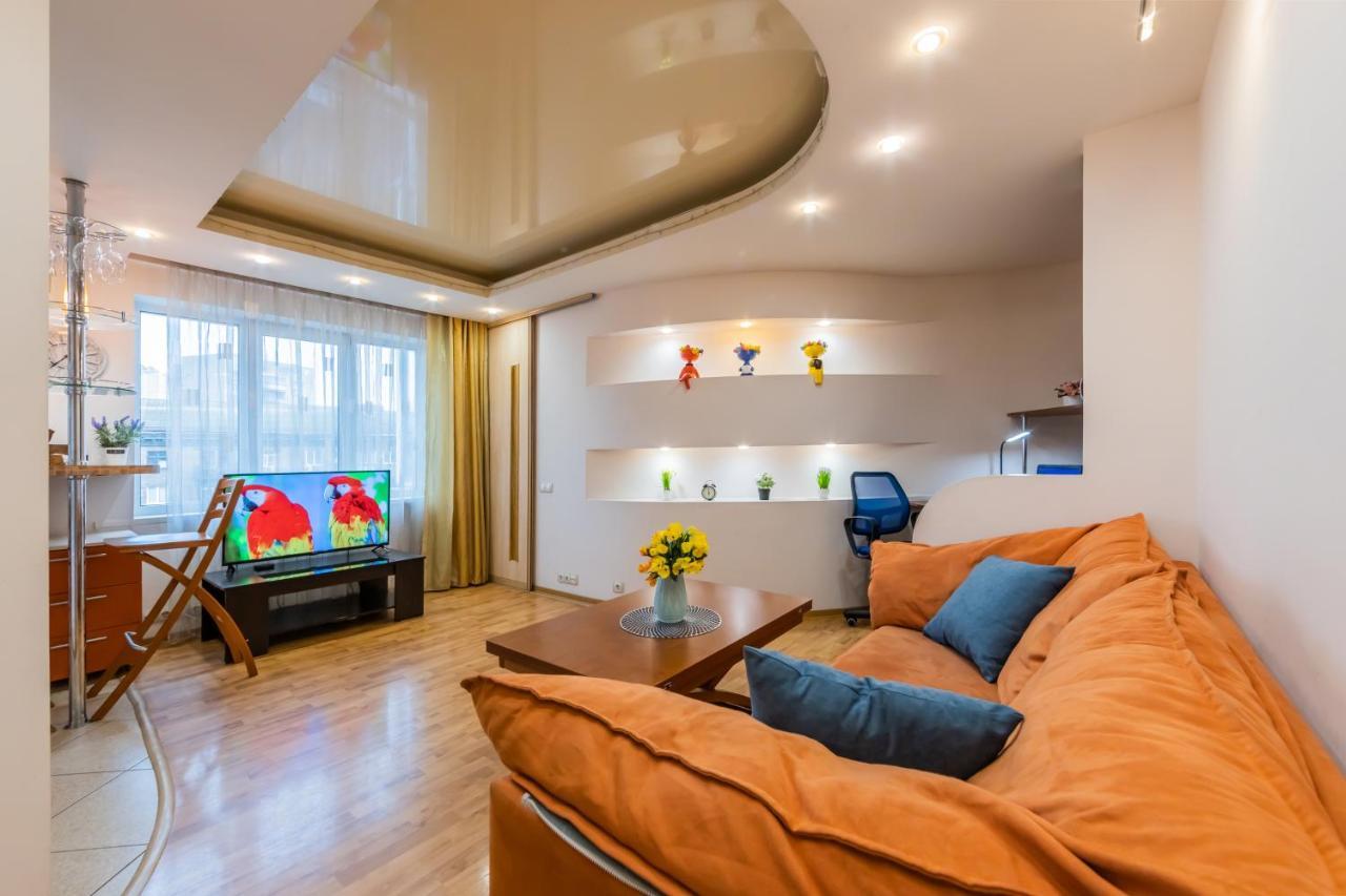 Apartment затишна біля метро олімпійська