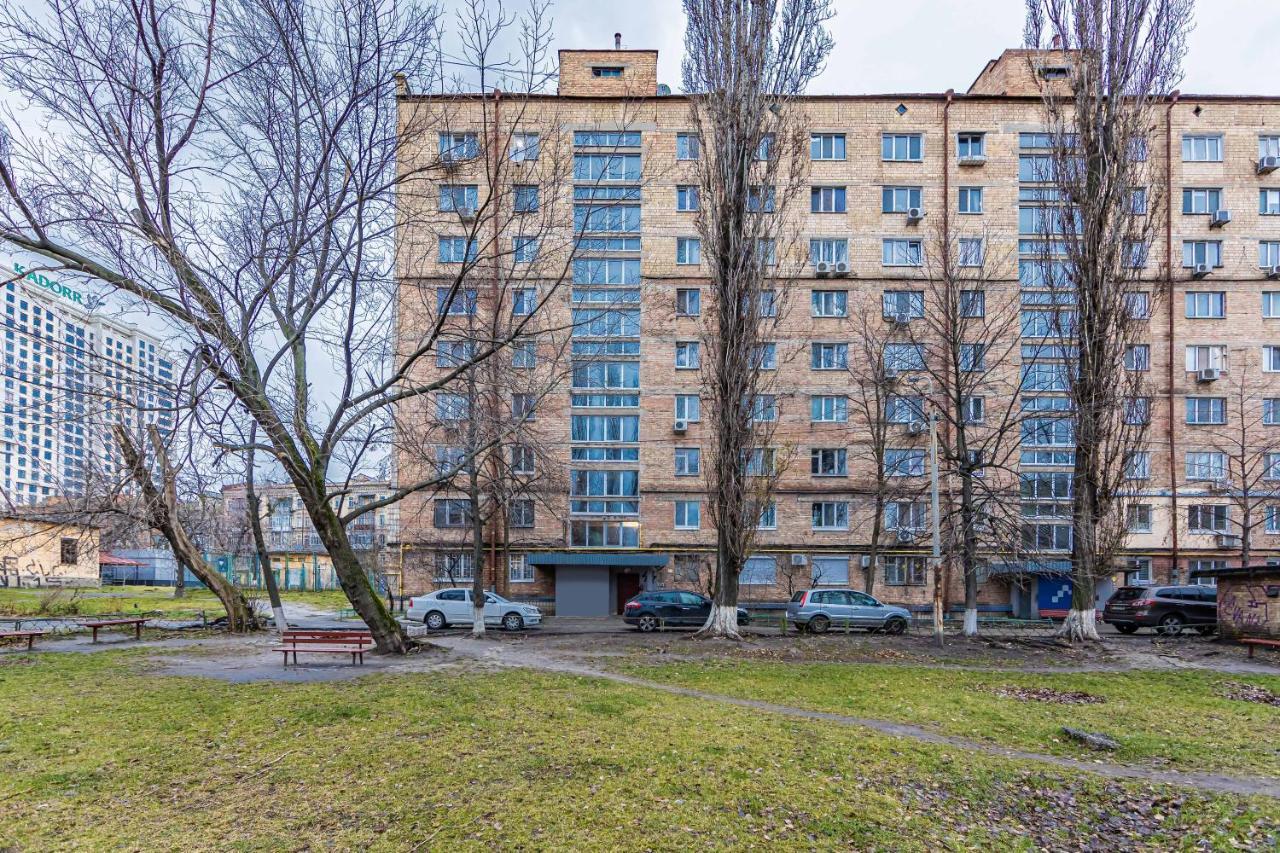 затишна біля метро олімпійська *